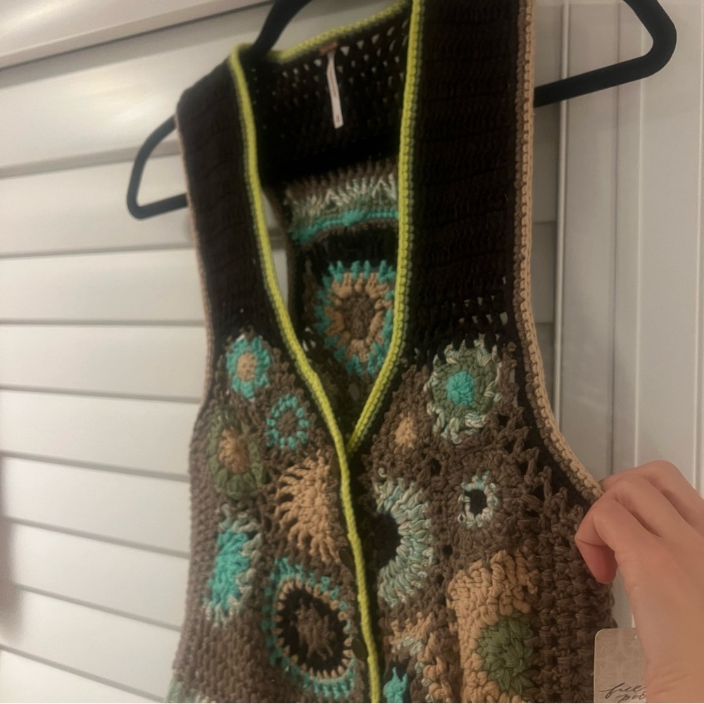 Free People Handcrafted Desert Rose Crochet Vest, NEW - Picture 4 of 14